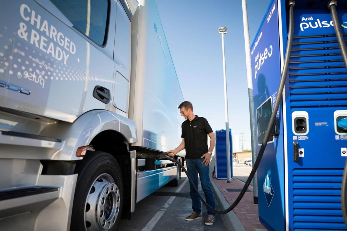 bp-pulse-builds-first-public-electric-truck-charging-corridor-facts