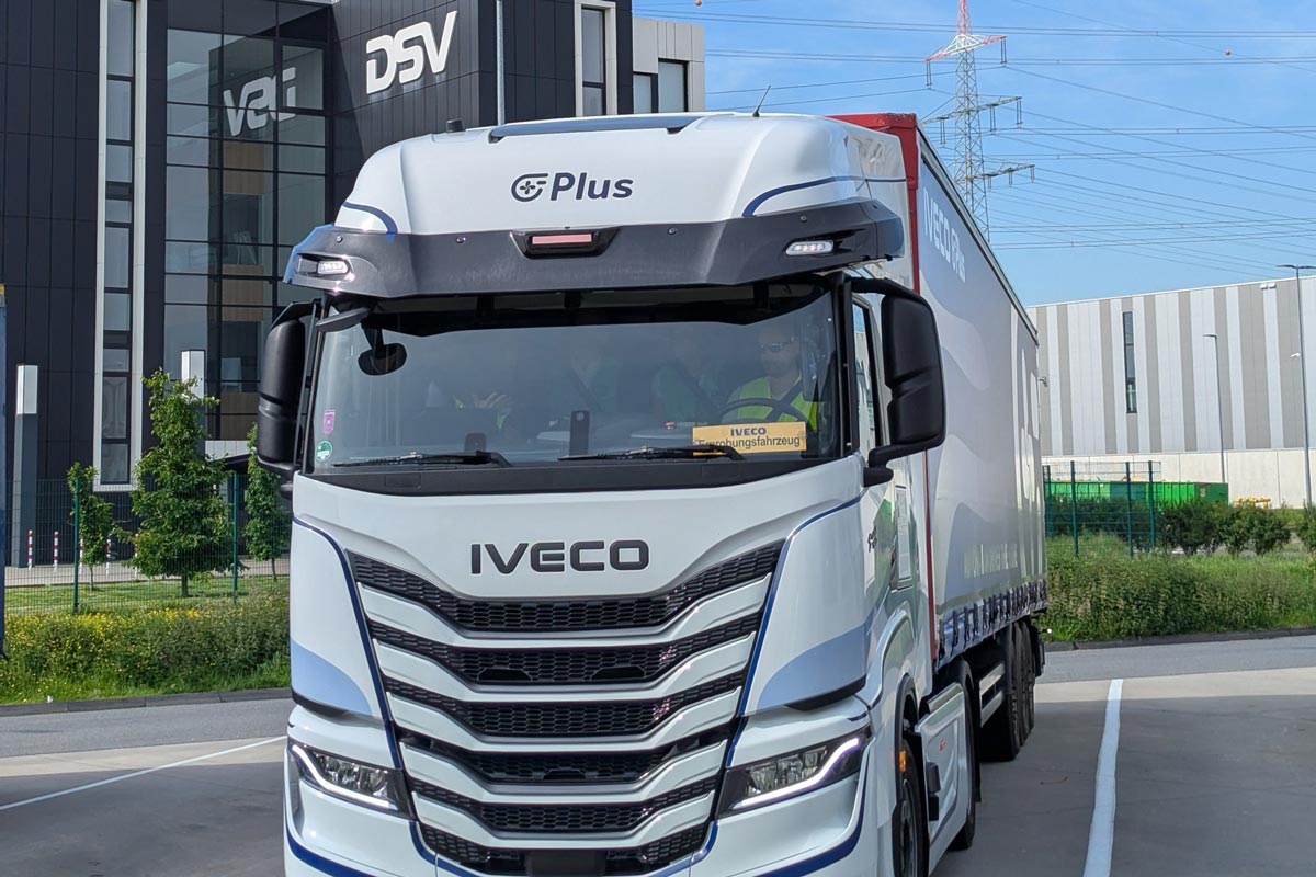 IVECO completes Successful Test of Semi-Autonomous Trucks | HGV