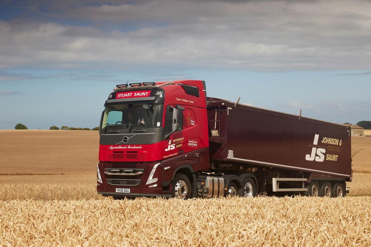 Johnson & Saunt rewards long-serving driver with new Volvo